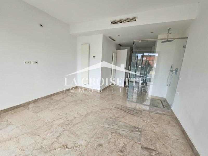 Triplex S+5 avec piscine à La Soukra