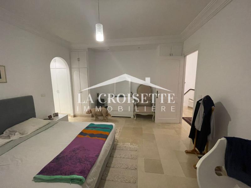 Villa S+4 avec piscine à Gammarth