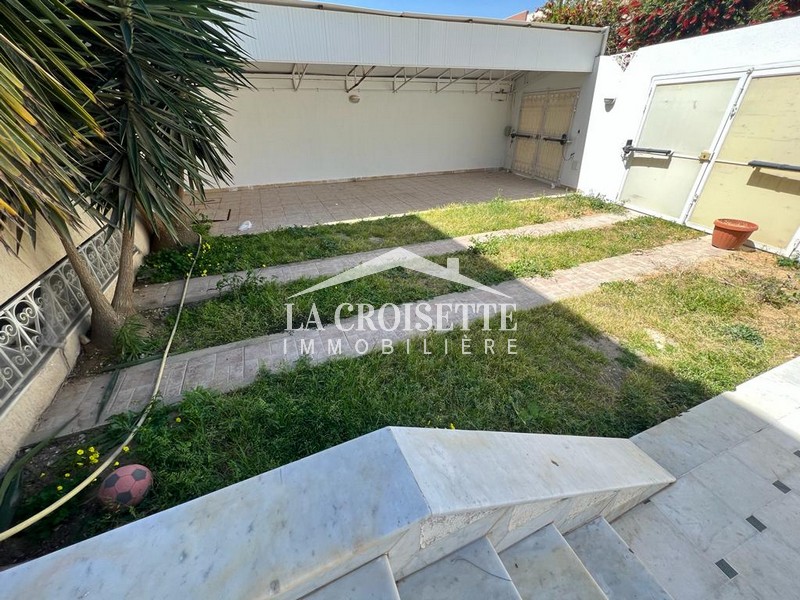 Villa S+6 avec piscine aux Jardins de Carthage