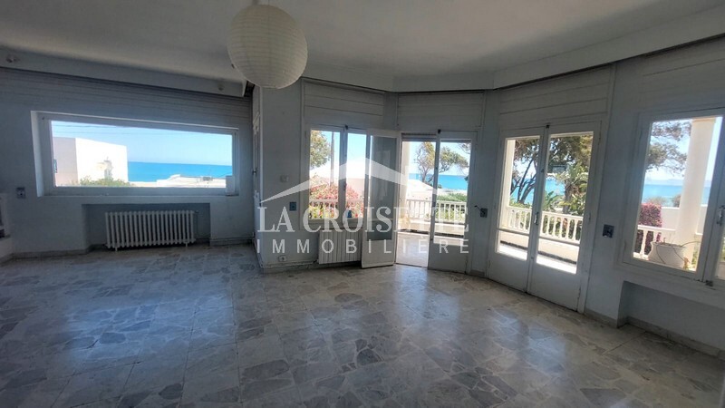 Villa S+6 vue sur mer à La Marsa