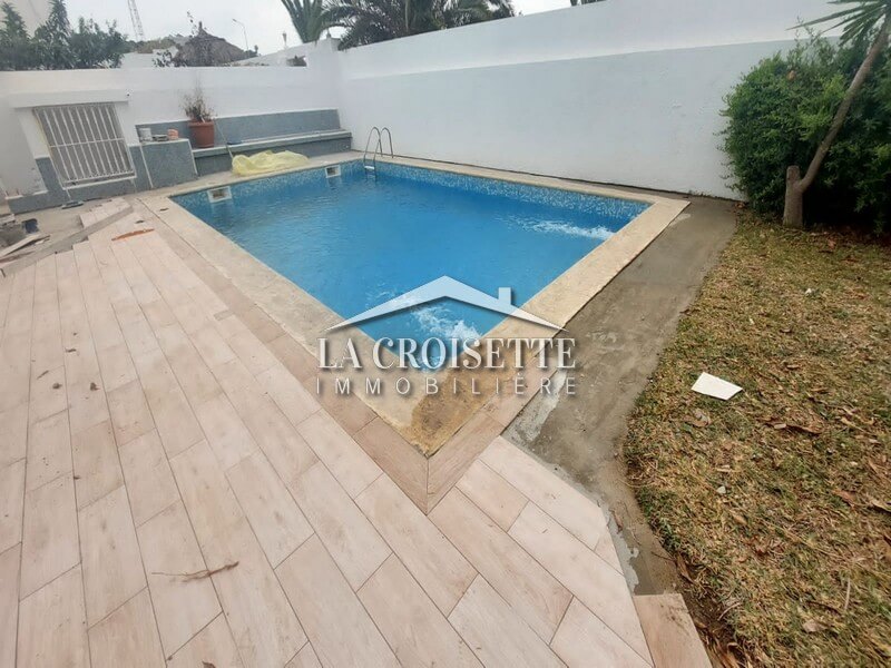 Villa S+4 avec piscine à Gammarth