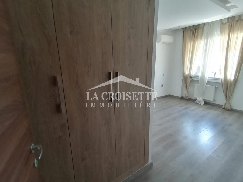 Appartement S+3 à La Soukra