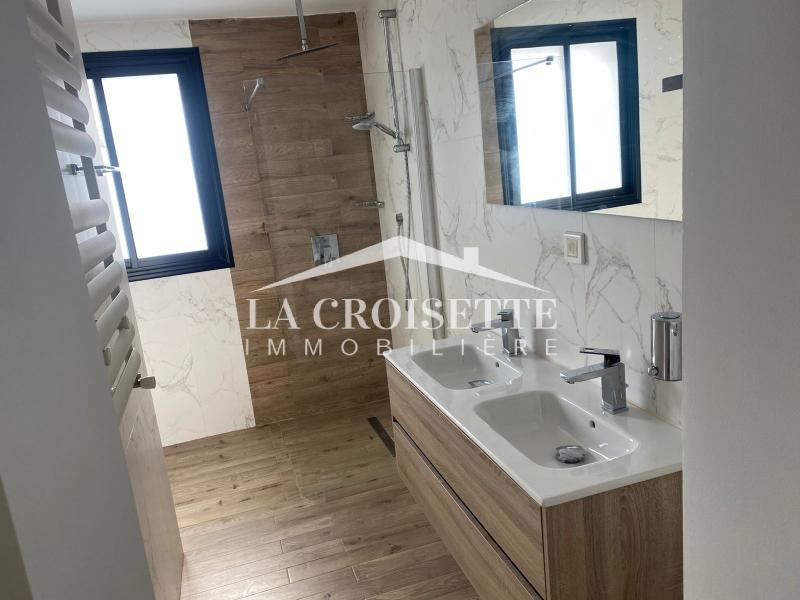 Duplex S+3 avec terrasse et piscine à La Marsa