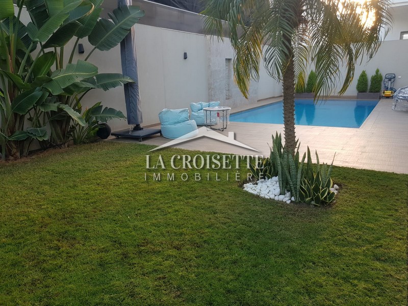 Villa S+3 avec piscine à La Marsa